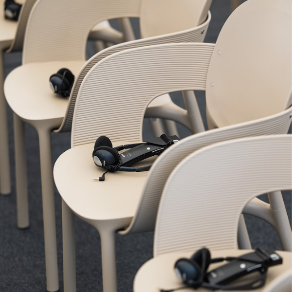 Stol Natur, bež z rokonasloni