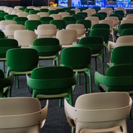 Stol Forest, zelen z rokonasloni