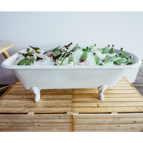 Decorative bathtub